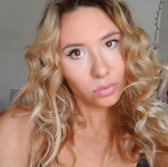 Meet your Posher, Justine l - Picture 2 of 3